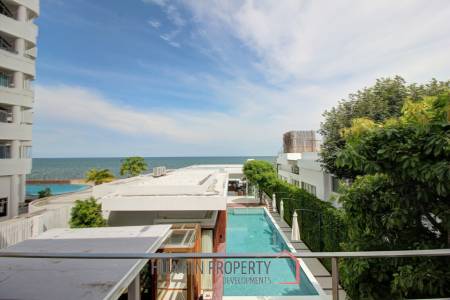 Absolute Beachfront – Modern Design 6 Bedroom Villa