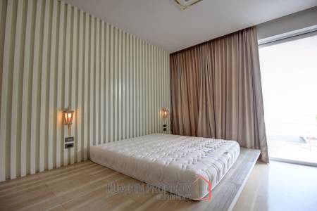 Absolute Beachfront – Modern Design 6 Bedroom Villa