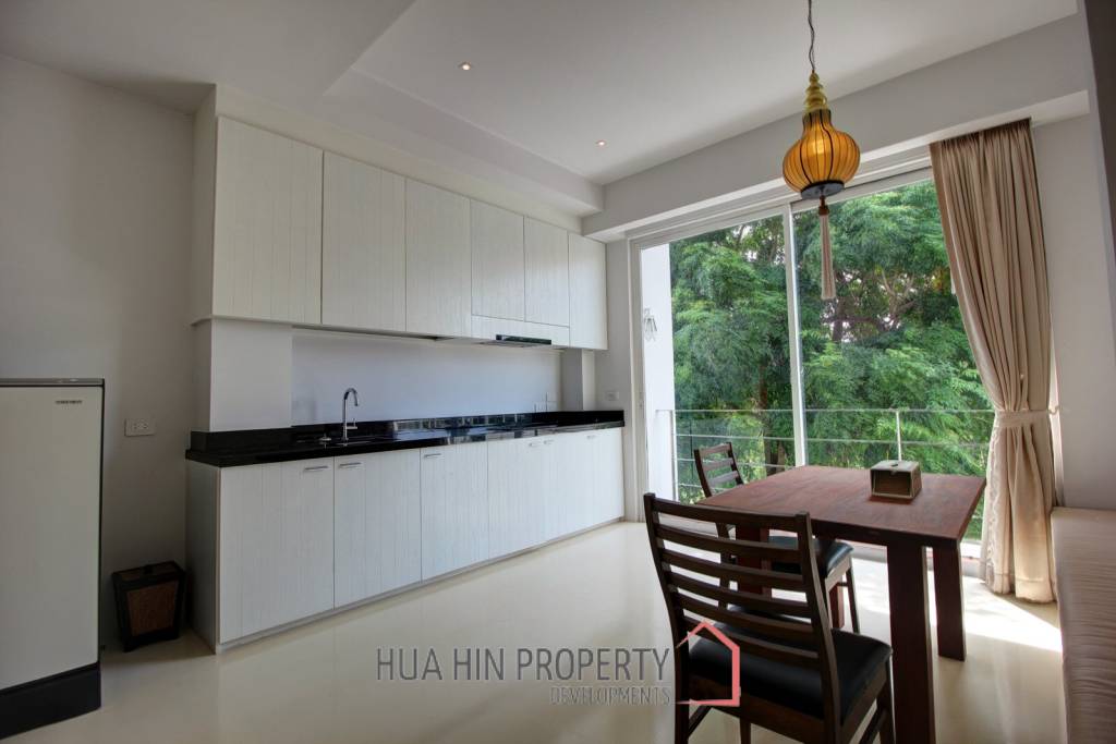 Absolute Beachfront – Modern Design 6 Bedroom Villa