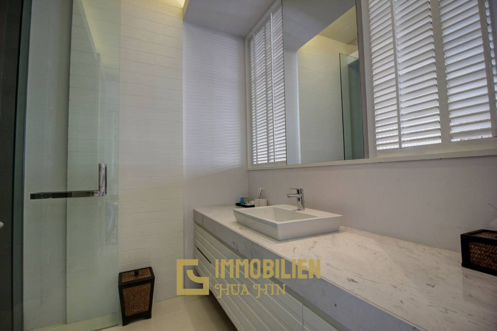 1,350 metro cuadrado 6 ` 8 Baño Villa de Venta