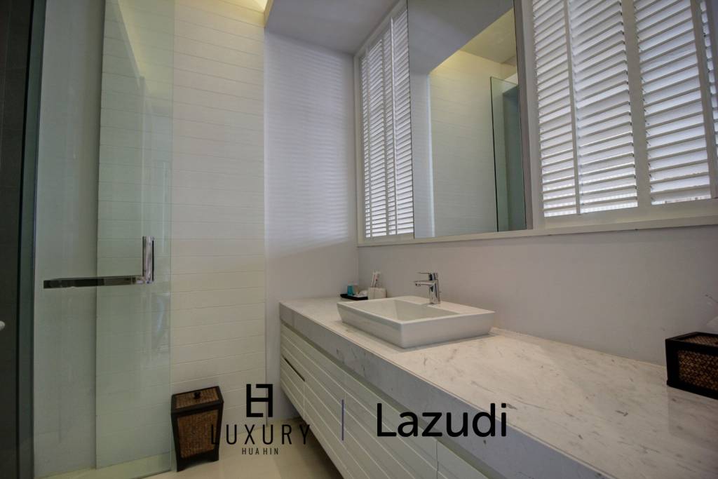 1,350 metro cuadrado 6 ` 8 Baño Villa de Venta