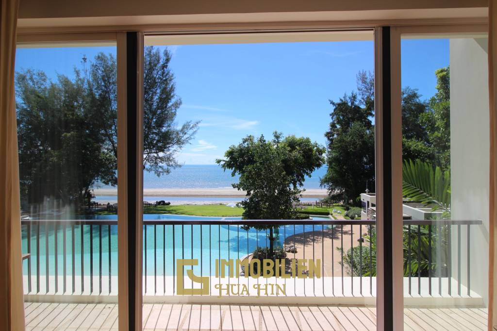 Amazing 4 Bed, Absolute Beachfront Condo in Khoa Tao