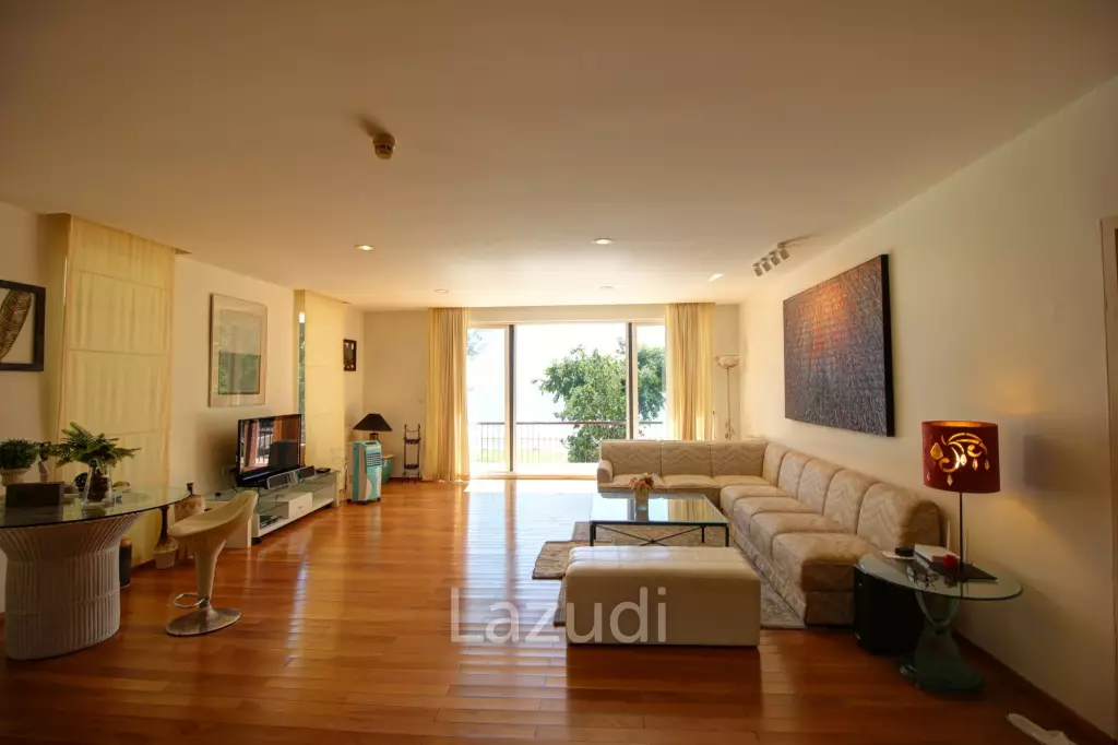 Exclusive 4 Bedroom Absolute Beachfront Condo in Baan Nub Kluen, Khao Tao