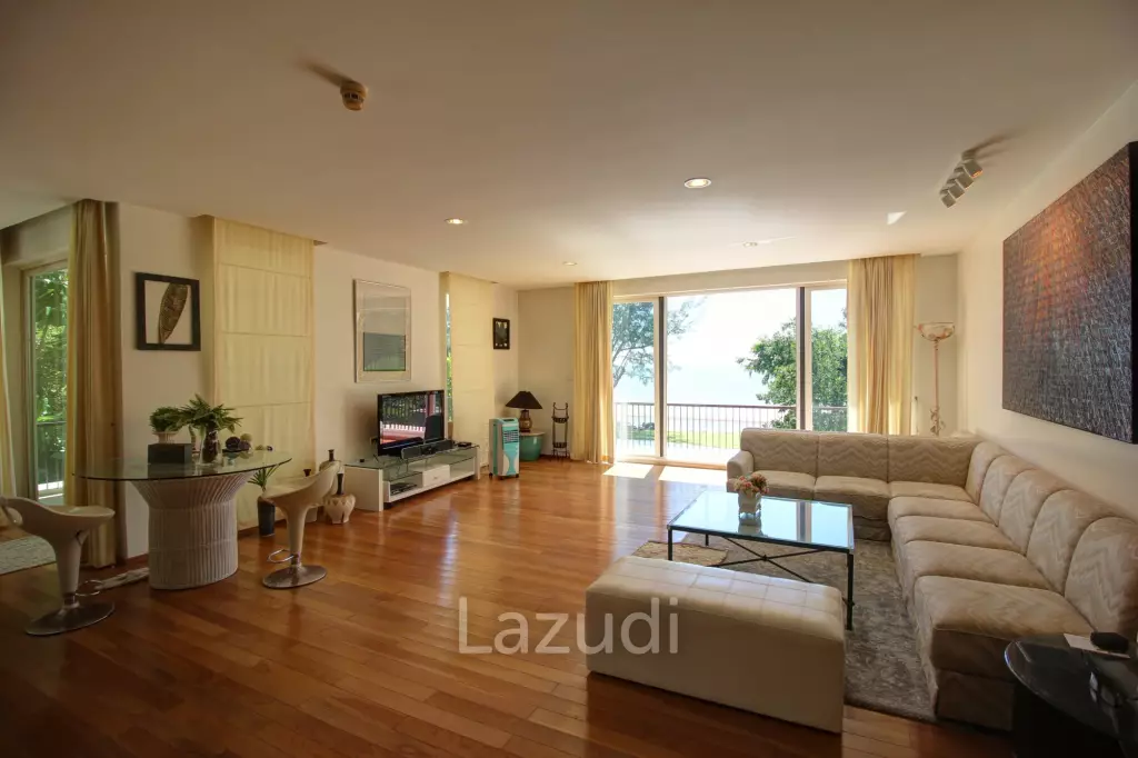 Exclusive 4 Bedroom Absolute Beachfront Condo in Baan Nub Kluen, Khao Tao