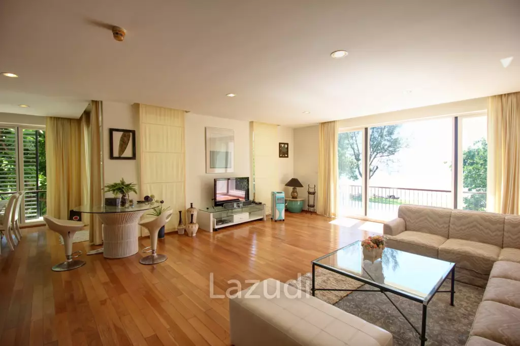 Exclusive 4 Bedroom Absolute Beachfront Condo in Baan Nub Kluen, Khao Tao