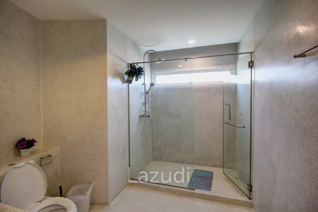 Exclusive 4 Bedroom Absolute Beachfront Condo in Baan Nub Kluen, Khao Tao