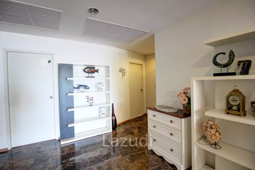 Exclusive 4 Bedroom Absolute Beachfront Condo in Baan Nub Kluen, Khao Tao
