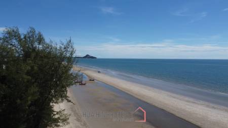 Amazing 4 Bed, Absolute Beachfront Condo in Khoa Tao