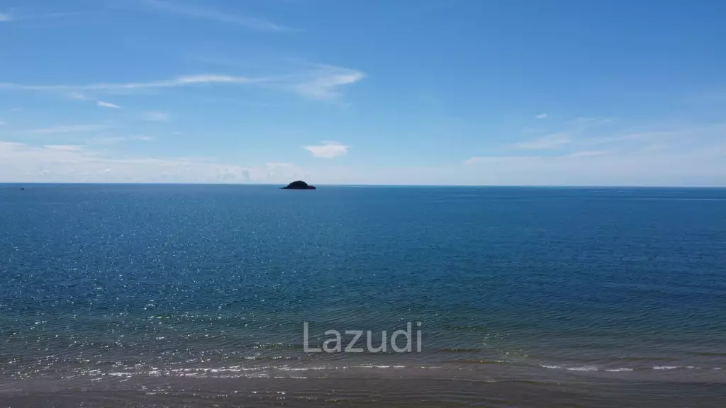 Exclusive 4 Bedroom Absolute Beachfront Condo in Baan Nub Kluen, Khao Tao