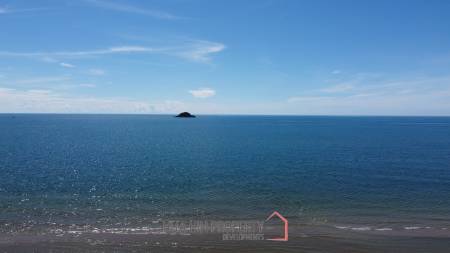 Amazing 4 Bed, Absolute Beachfront Condo in Khoa Tao