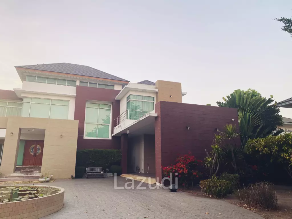 Modern Luxury 4 bedrooms Villa