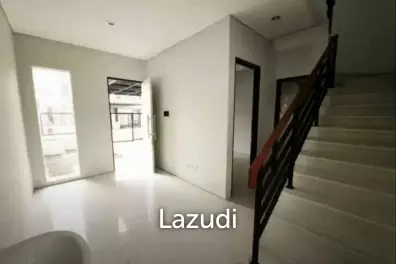 Jual Over Kredit Rumah di Pondok Tjandra Dekat Bandara Juanda, Kampus UNISA, MERR, RS Mitra Keluarga