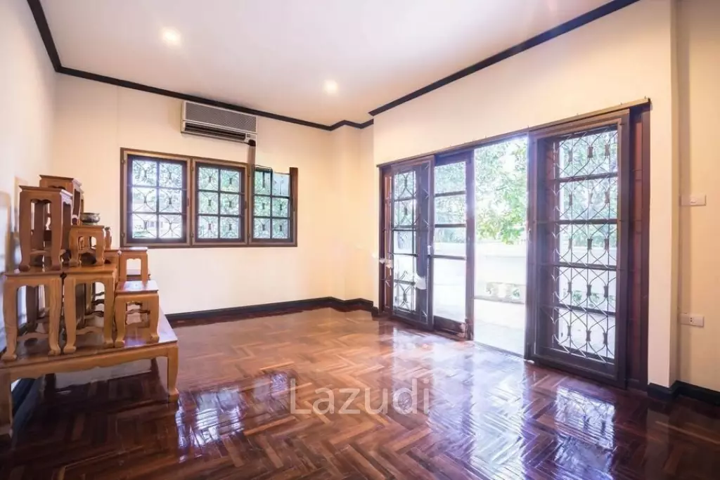 3 Bed 3 Bath Detached House   452 Sqm For Sale