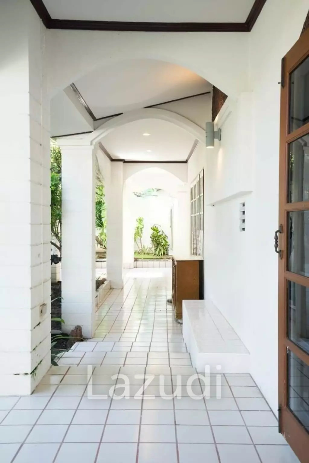 3 Bed 3 Bath Detached House   452 Sqm For Sale