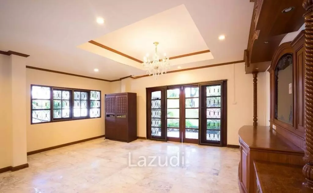 3 Bed 3 Bath Detached House   452 Sqm For Sale