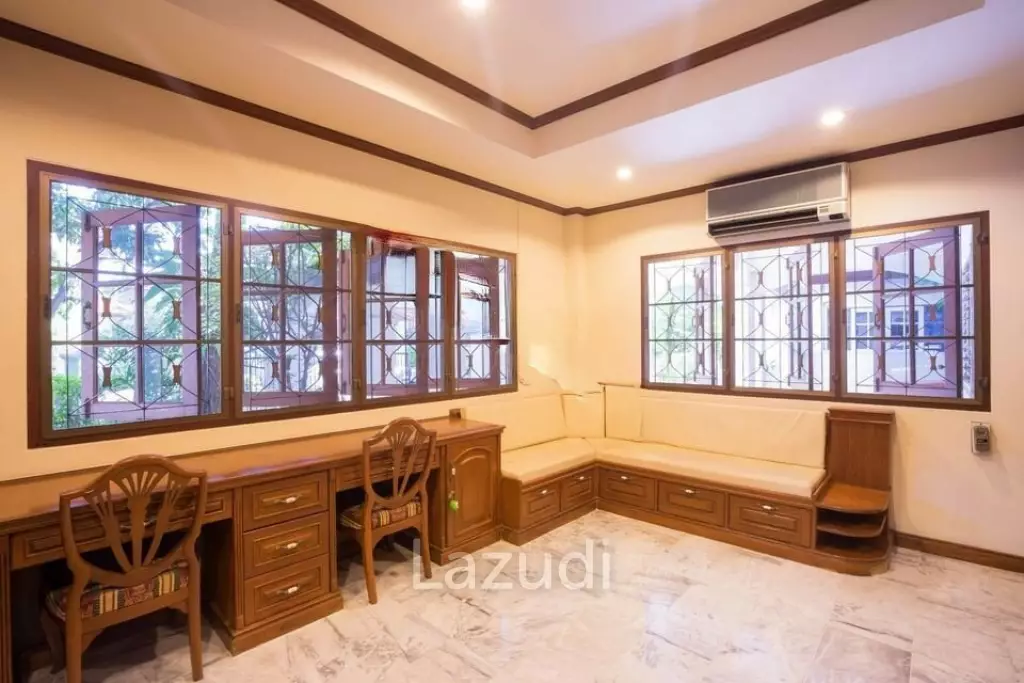 3 Bed 3 Bath Detached House   452 Sqm For Sale