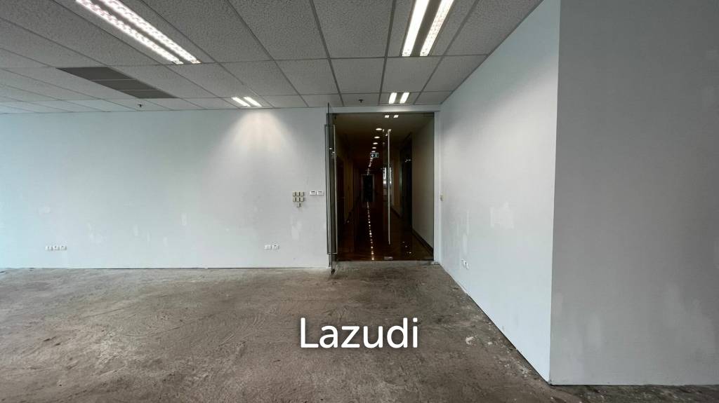 Fitted office at Ploenchit (Central CBD)