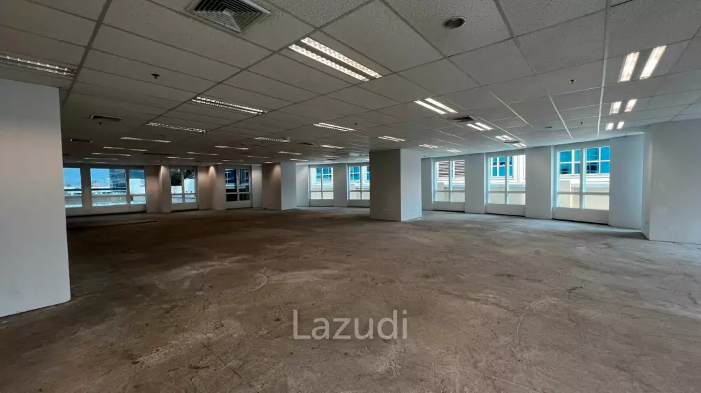 Fitted office at Ploenchit (Central CBD)