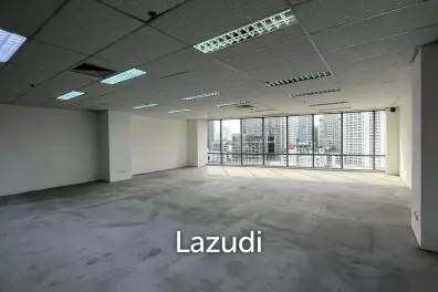 Office for rent with plenty of natural light