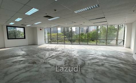 Office space surrounded by green spaces and nature views