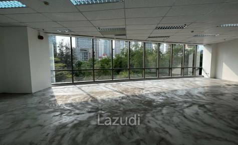 Office space surrounded by green spaces and nature views