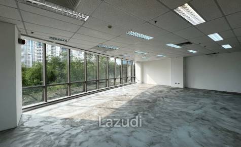 Office space surrounded by green spaces and nature views