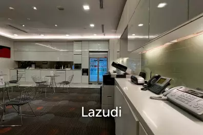 Small serviced office in absolute premium location
