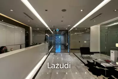 Small serviced office in absolute premium location
