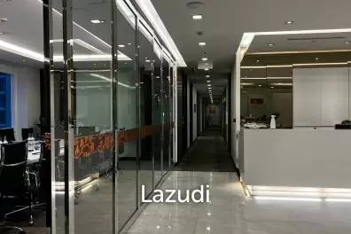 Small serviced office in absolute premium location