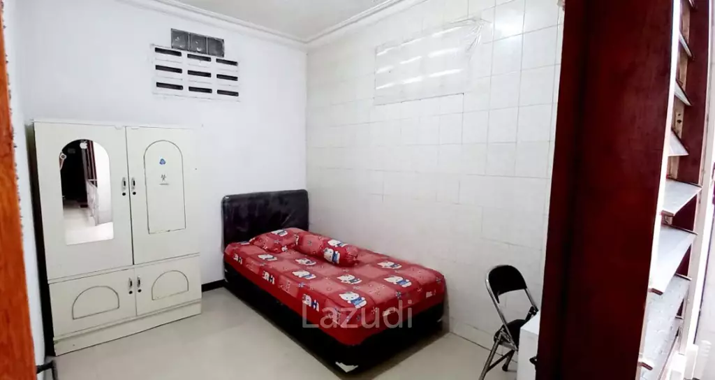 Kost Dekat Universitas Wijaya Kusuma, Mall Ciputra World Surabaya, Mall Lagoon Avenue, Islamic Centre Surabaya
