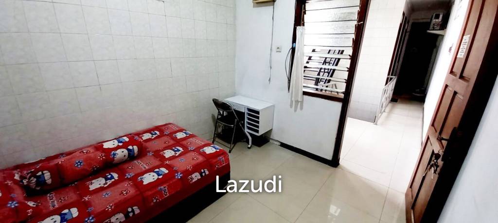 Kost Dekat Universitas Wijaya Kusuma, Mall Ciputra World Surabaya, Mall Lagoon Avenue, Islamic Centre Surabaya