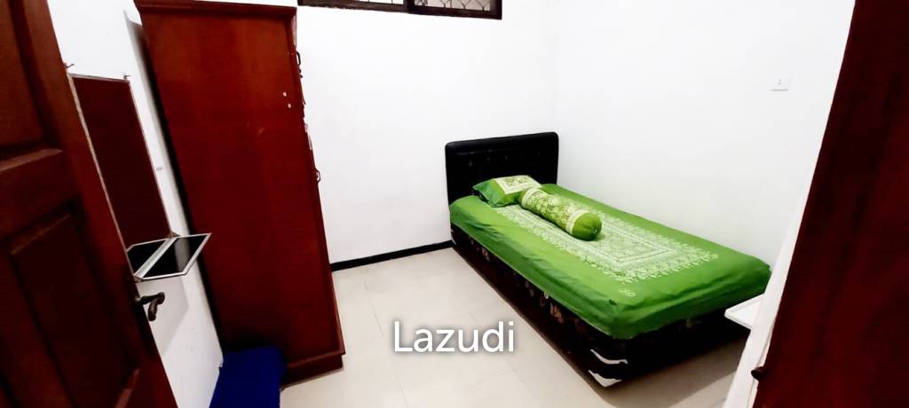 Kost Dekat Universitas Wijaya Kusuma, Mall Ciputra World Surabaya, Mall Lagoon Avenue, Islamic Centre Surabaya