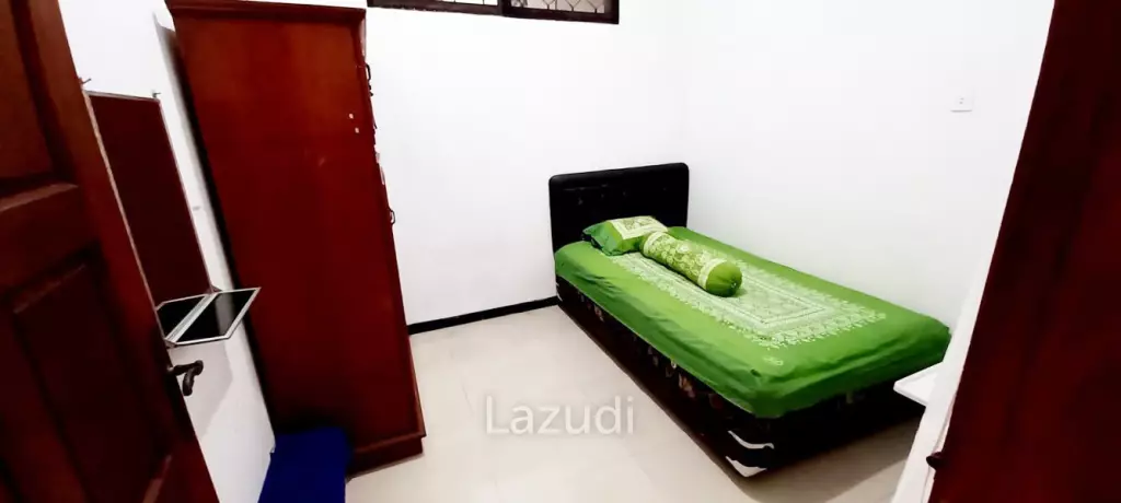 Kost Dekat Universitas Wijaya Kusuma, Mall Ciputra World Surabaya, Mall Lagoon Avenue, Islamic Centre Surabaya