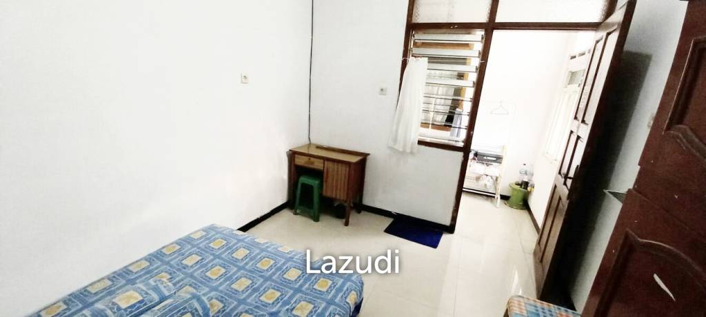 Kost Dekat Universitas Wijaya Kusuma, Mall Ciputra World Surabaya, Mall Lagoon Avenue, Islamic Centre Surabaya