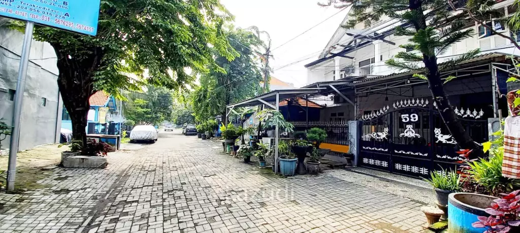 Kost Dekat Universitas Wijaya Kusuma, Mall Ciputra World Surabaya, Mall Lagoon Avenue, Islamic Centre Surabaya