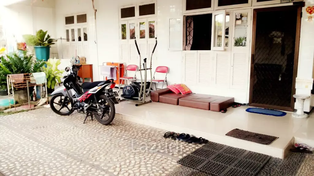 Kost Dekat Universitas Wijaya Kusuma, Mall Ciputra World Surabaya, Mall Lagoon Avenue, Islamic Centre Surabaya