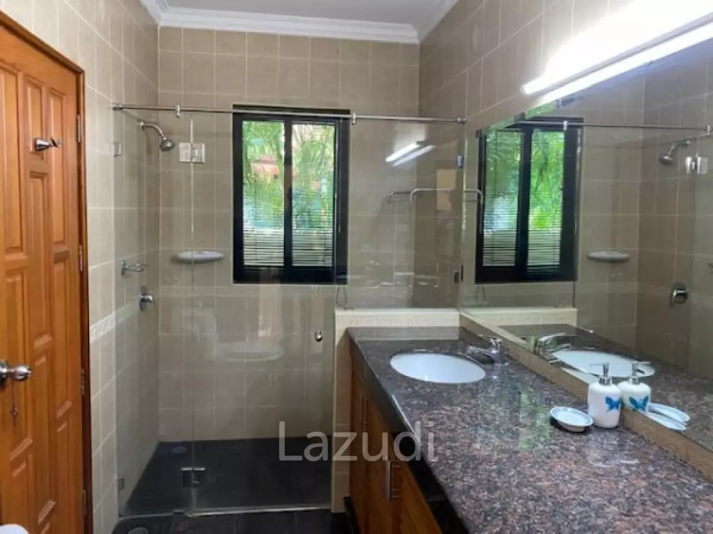 ORCHID VILLA : 3 Bed Pool Villa close to town and Beaches