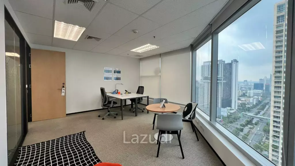 Trendy serviced offices for create minds at Chong Nonsi BTS