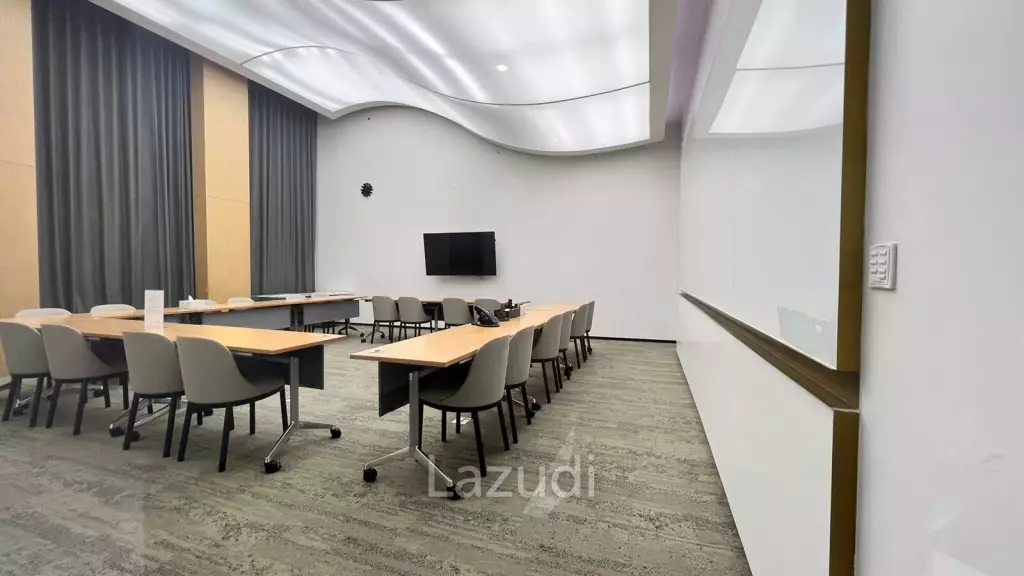 Trendy serviced offices for creative minds at Chong Nonsi BTS