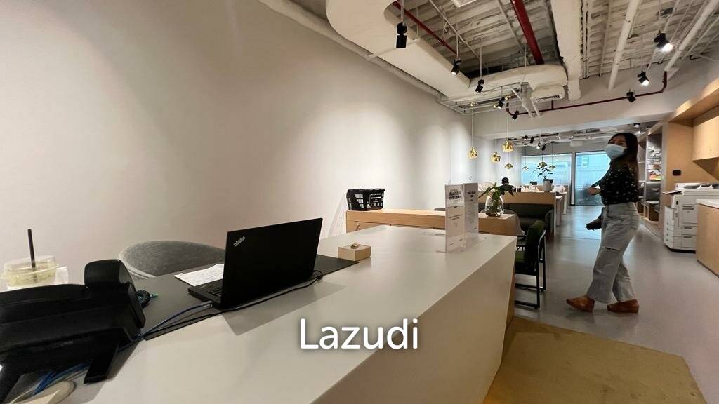 Trendy serviced offices for creative minds at Chong Nonsi BTS