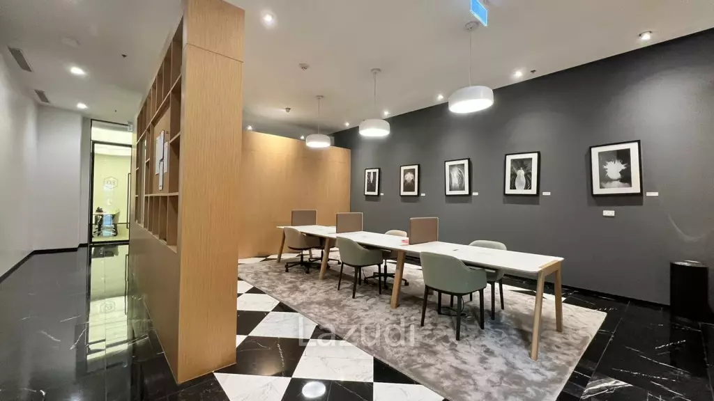 Trendy serviced offices for creative minds at Chong Nonsi BTS