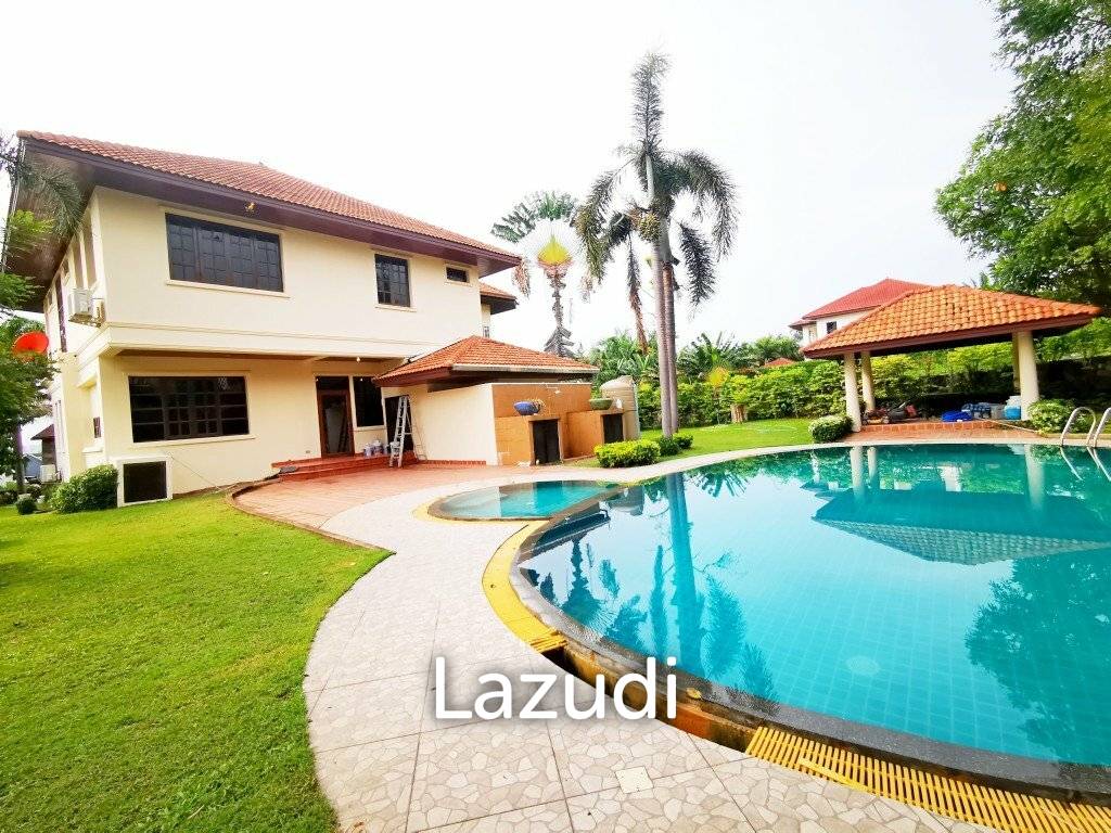 2 Storey pool villa for sale or rent in East Pattaya