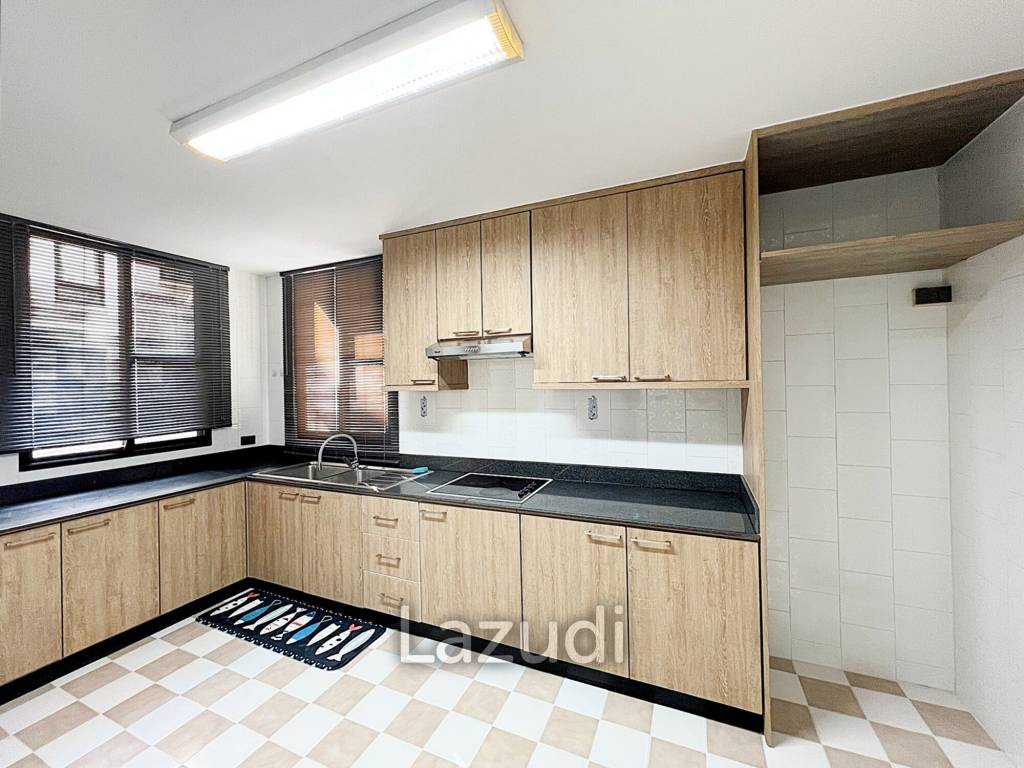 160 SQ.M 3 Bed 3 Bath  Baan Chan Condominium