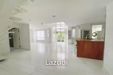 Serene Place Sukhumvit24 - BTS Phrom Phong - Duplex