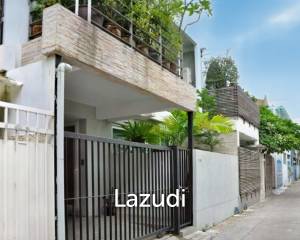 200 Sqm 3 Bed 2 Bath Townhouse For Sale with Tenant