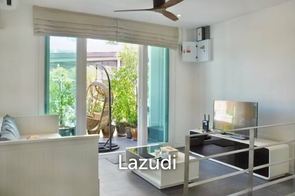 200 Sqm 3 Bed 2 Bath Townhouse in Ekkamai 12