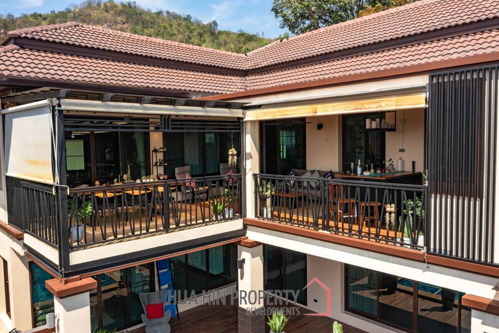 Stunning 5 Bedroom Pool Villa very Close to Central Hua Hin