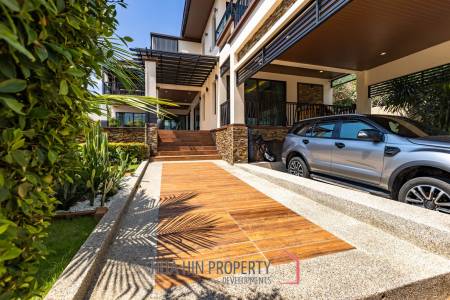 Stunning 5 Bedroom Pool Villa very Close to Central Hua Hin