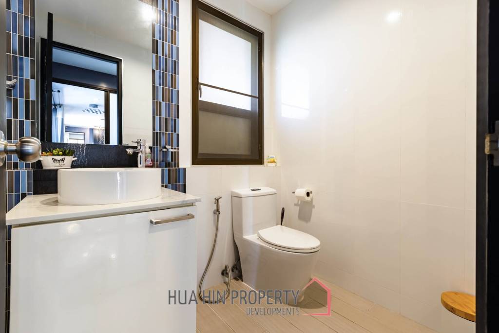 Stunning 5 Bedroom Pool Villa very Close to Central Hua Hin