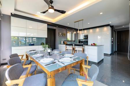 Stunning 5 Bedroom Pool Villa very Close to Central Hua Hin
